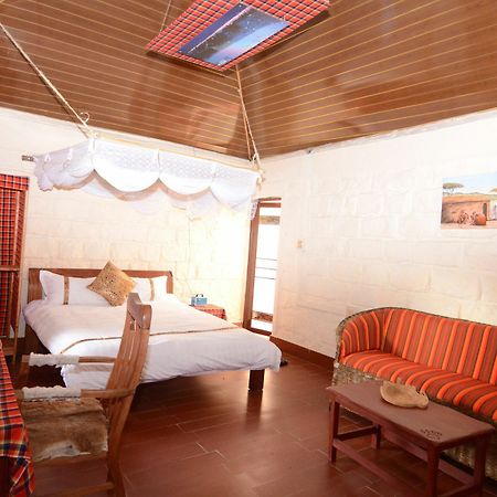 Mara Chui Camp Hotel Ololaimutiek Ngoại thất bức ảnh