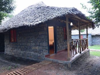 Mara Chui Camp Hotel Ololaimutiek Ngoại thất bức ảnh
